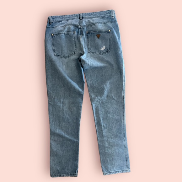 GUESS DISTRESSED BOY FIT JEANS - Picture 6 of 7